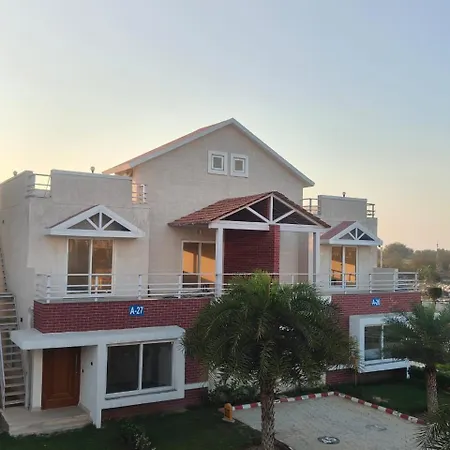 Villa In Vrindavan, Hare Krishna M Exterior photo