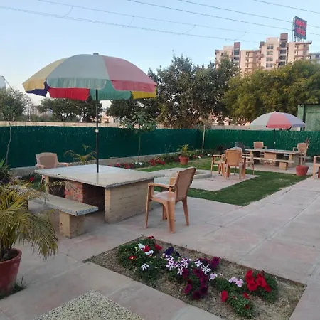 Villa In Vrindavan, Hare Krishna M Exterior photo