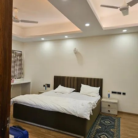 Villa In Vrindavan, Hare Krishna M Exterior photo